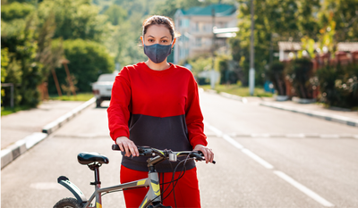 Hay distanciamiento físico para rato: más de 100 expertos reclaman más espacios seguros para caminar y montar en bicicleta